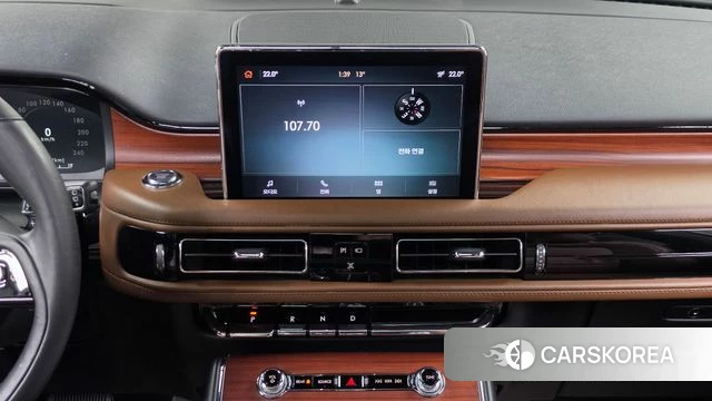 Lincoln Aviator 2nd generation 2022 Белый из Кореи, фото 5