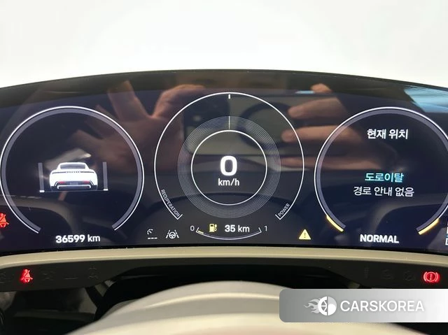Porsche Taycan 2024 Серебряный из Кореи, фото 5