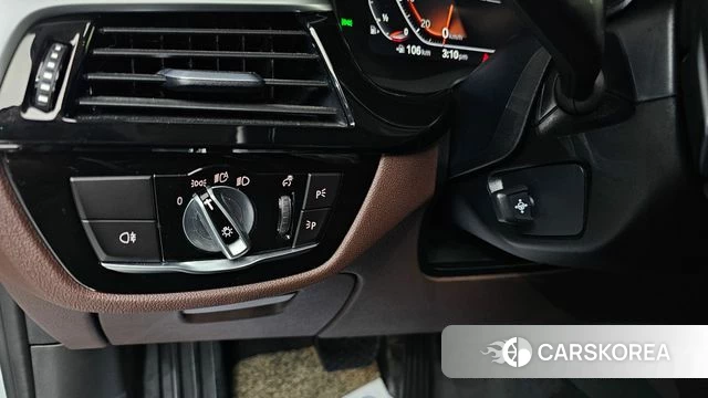 BMW 6 Series GT (G32) 2020 Белый из Кореи, фото 5