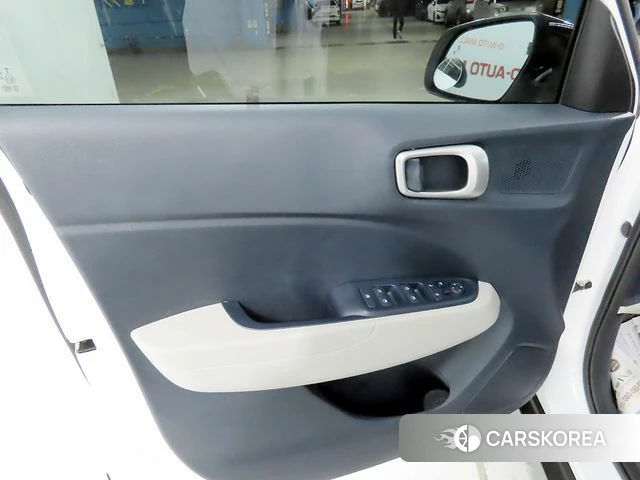 Hyundai Venue 2019 Белый из Кореи, фото 5