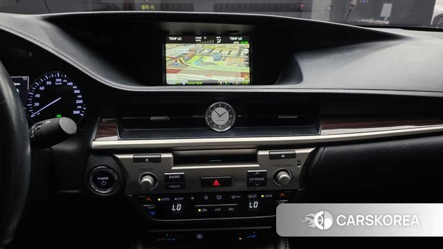 Lexus New ES300h 2018 Серебряный из Кореи, фото 5