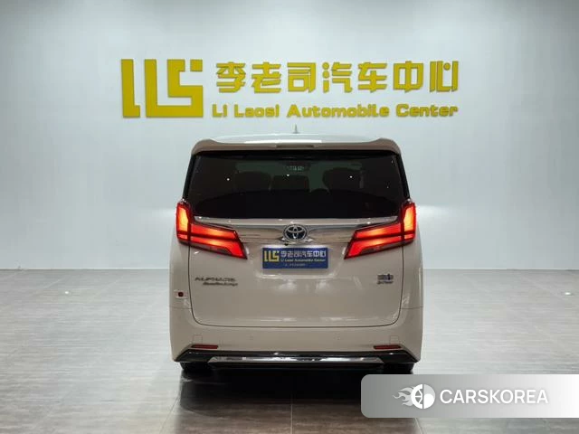 Toyota Alphard 2022 Белый из Китая, фото 5