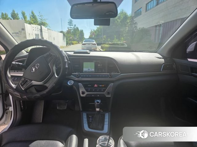 Hyundai Avante AD 2018 Белый из Кореи, фото 5