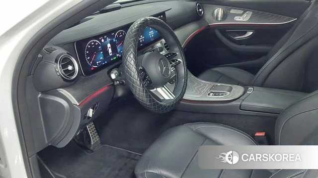 Mercedes-Benz E-Class W213 2022 Белый из Кореи, фото 5