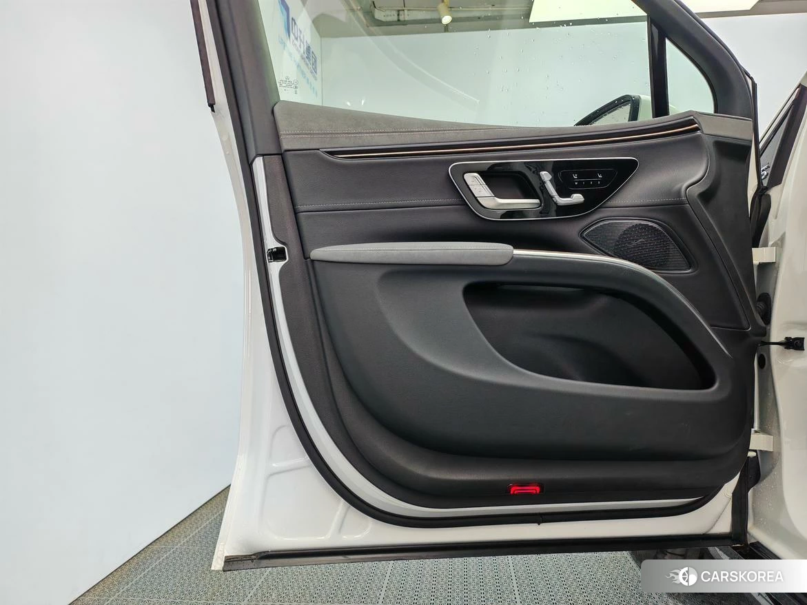 Mercedes-Benz EQS 2023 Белый из Китая, фото 5