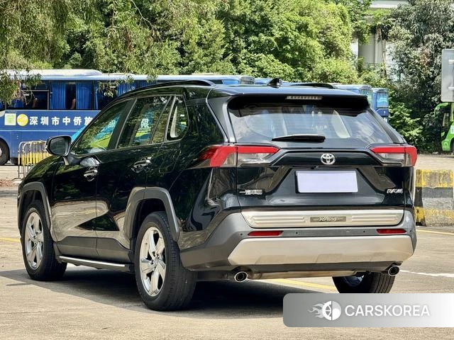 Toyota RAV4 2022 Черный из Китая, фото 5