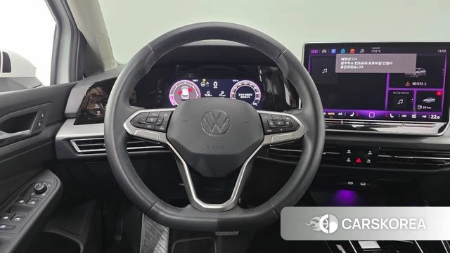 Volkswagen Golf 8th Generation 2025 Белый из Кореи, фото 5