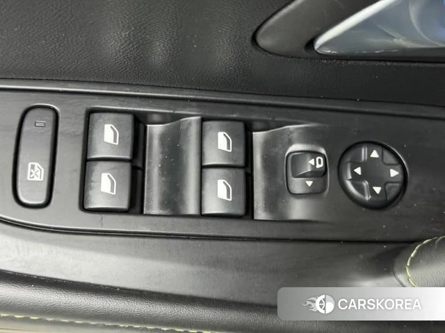 Peugeot e-208 second Generation 2022 Серебристо-серый из Кореи, фото 6
