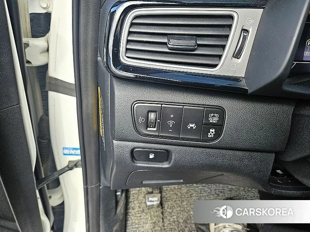 Kia Niro 2018 Белый из Кореи, фото 5