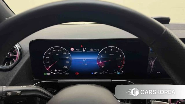 Mercedes-Benz GLA - Class H247 2026 Черный из Кореи, фото 5