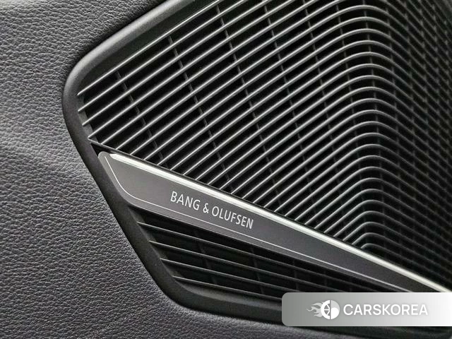 Audi A4L 2021 Темно-серый из Китая, фото 5
