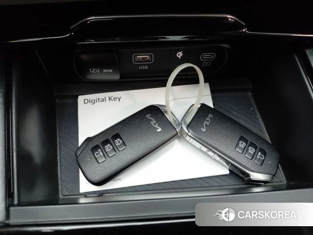 Kia Sportage 5th Generation Hybrid 2023 Черный из Кореи, фото 5