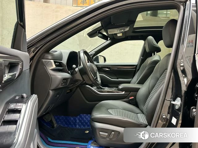 Toyota Crown 2024 Черный из Китая, фото 5