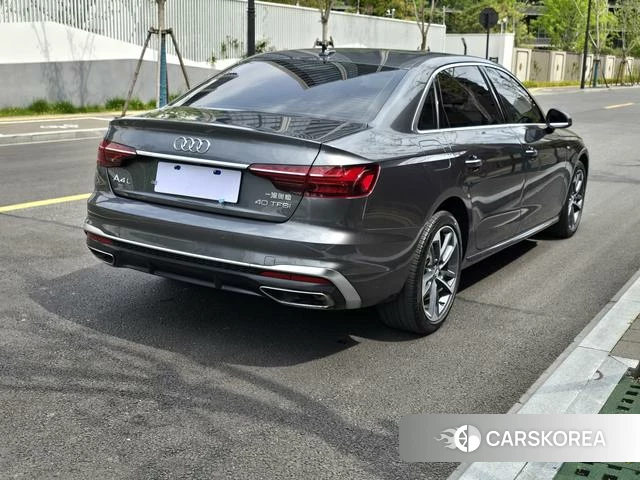 Audi A4L 2021 Темно-серый из Китая, фото 5