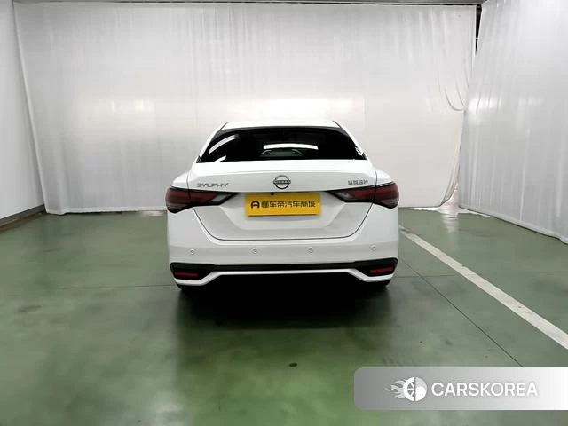 Nissan Sylphy 2025 Белый из Китая, фото 5
