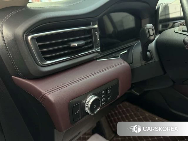 Ford Explorer 2023 Черный из Китая, фото 5