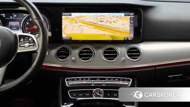 Mercedes-Benz E-Class W213 2018 Белый из Кореи, фото 5