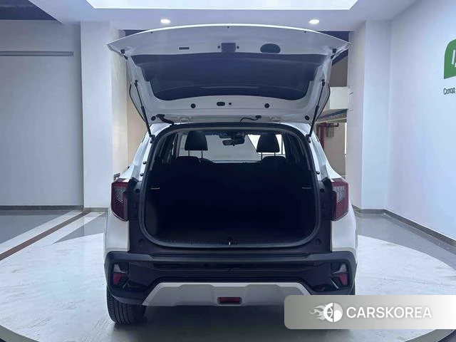 Kia Seltos 2023 Белый из Китая, фото 5