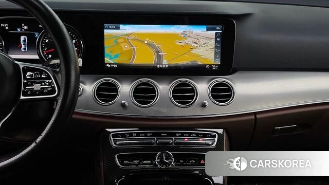 Mercedes-Benz E-Class W213 2018 Белый из Кореи, фото 5