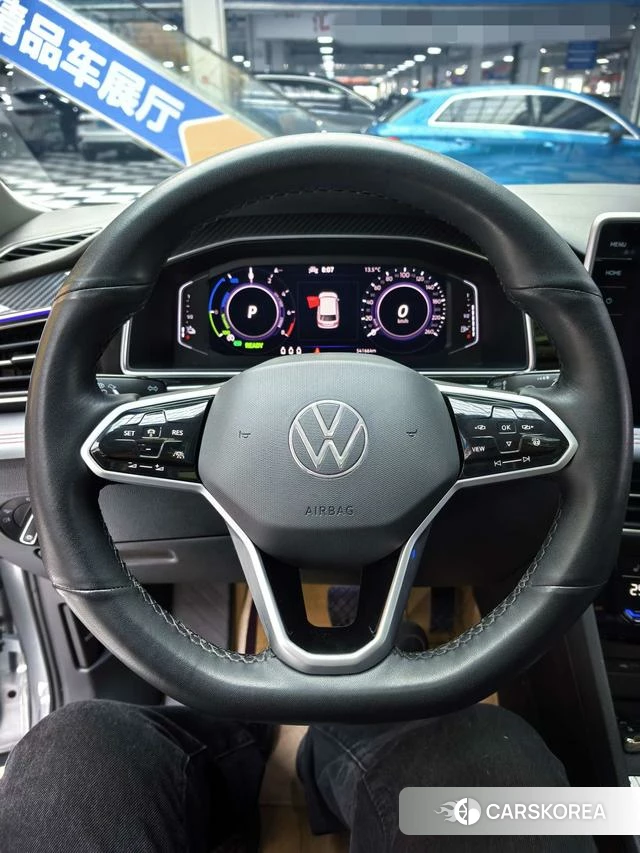 Volkswagen Tiguan L 2021 Серебристо-серый из Китая, фото 5