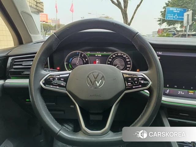 Volkswagen Touareg 2021 Черный из Китая, фото 5
