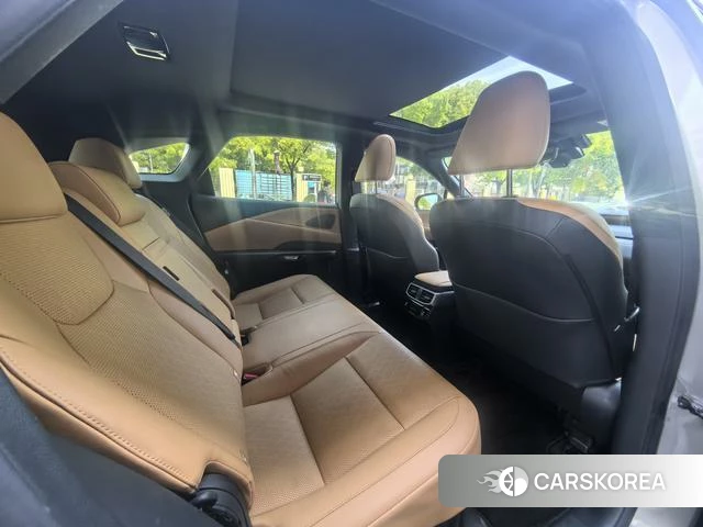 Lexus RX 2023 Серебристо-серый из Китая, фото 5