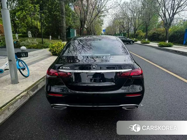 Mercedes-Benz E-Class 2023 Черный из Китая, фото 5