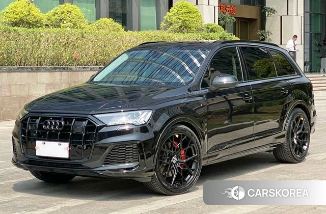 Audi Q7 2021 Черный из Китая, фото 5