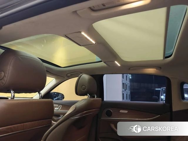 Mercedes-Benz E-Class 2021 Черный из Китая, фото 5