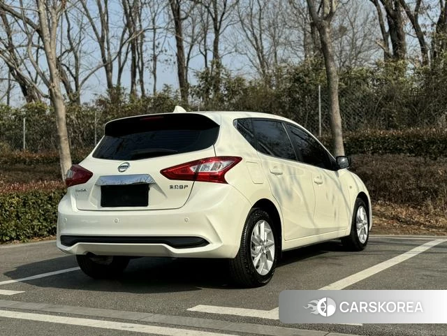 Nissan Tiida 2021 Белый из Китая, фото 5
