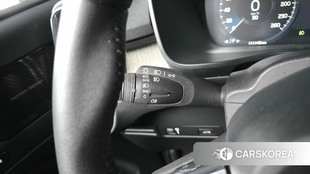 Volvo XC40 2021 Белый из Кореи, фото 5