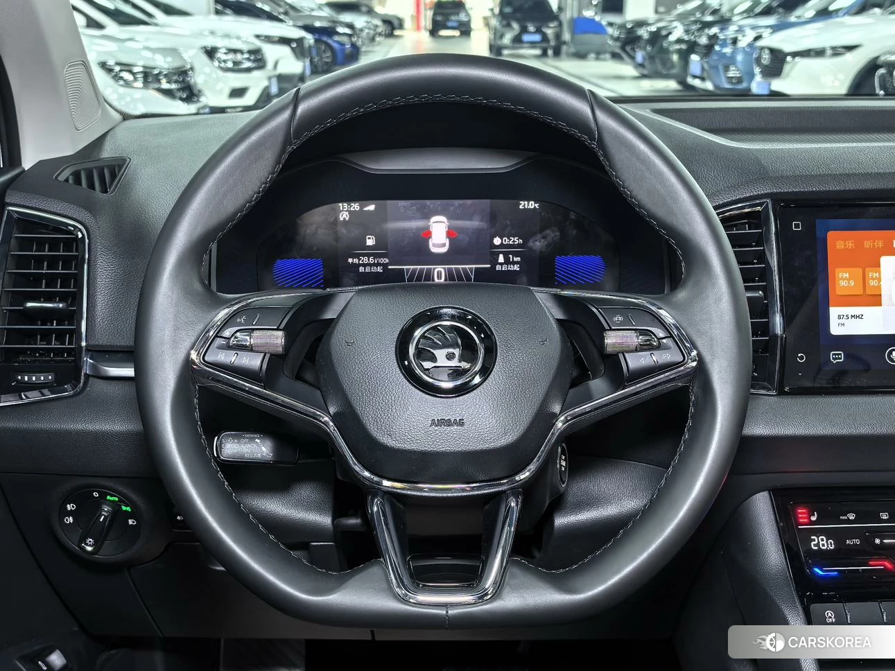 Skoda Karoq 2022 Белый из Китая, фото 5