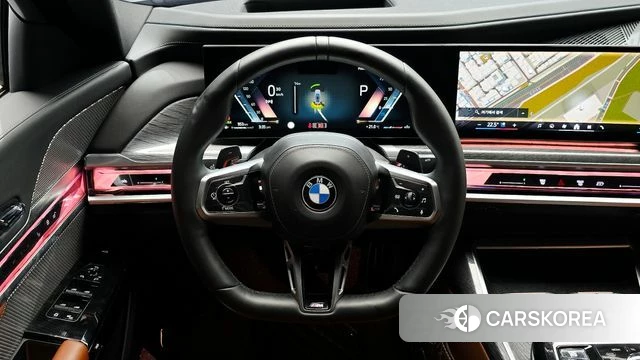 BMW 7 Series (G70) 2024 Светло-серебряный цвет из Кореи, фото 5