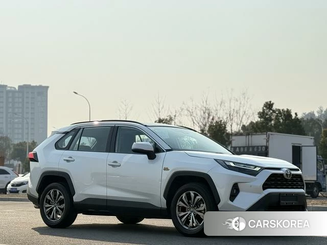 Toyota RAV4 2024 Белый из Китая, фото 5