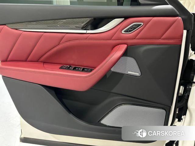 Maserati Levante 2023 Белый из Кореи, фото 5