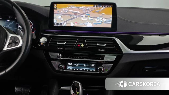 BMW 5 Series (G30) 2023 Черный из Кореи, фото 5