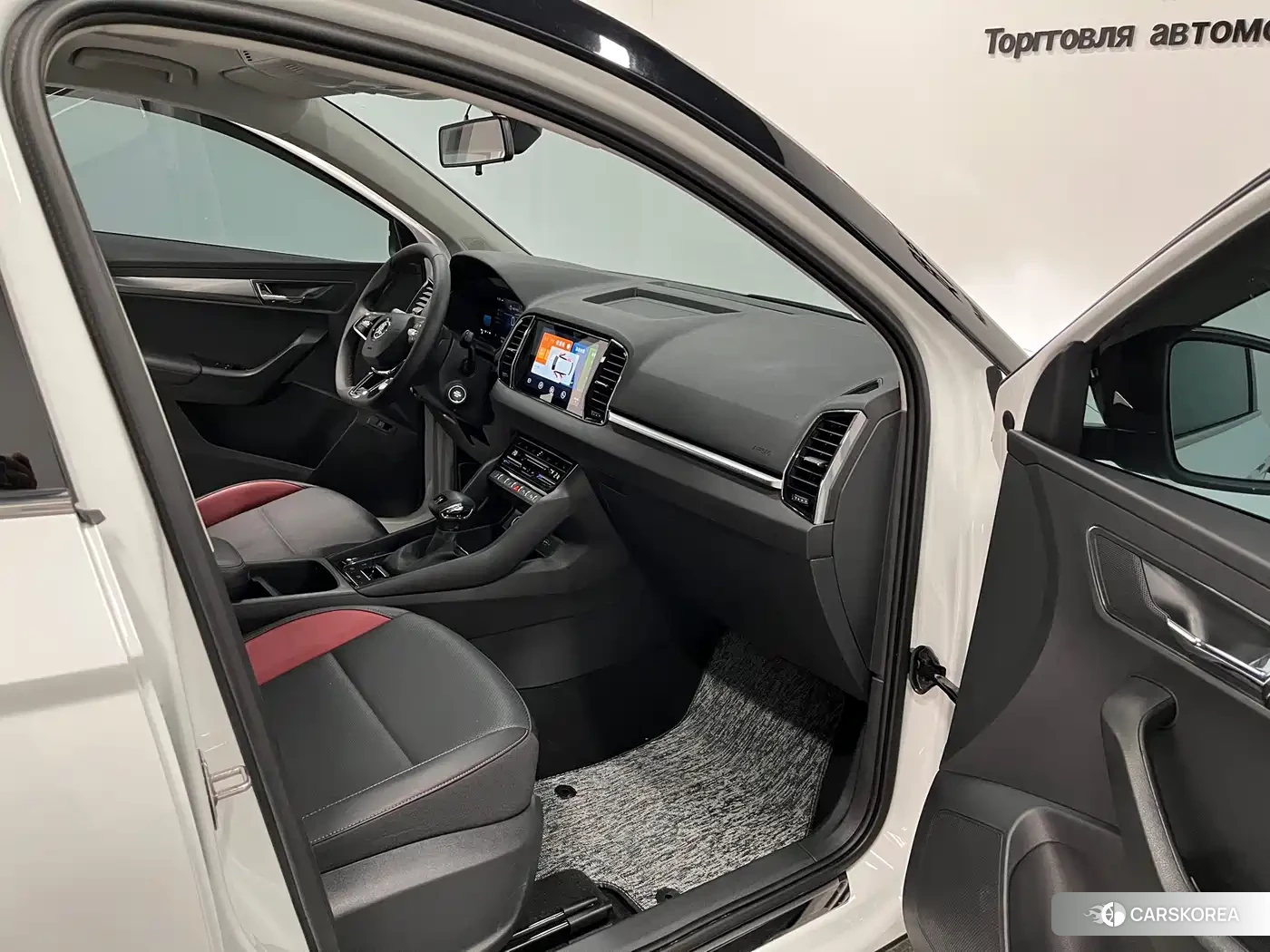 Skoda Karoq 2023 Белый из Китая, фото 5