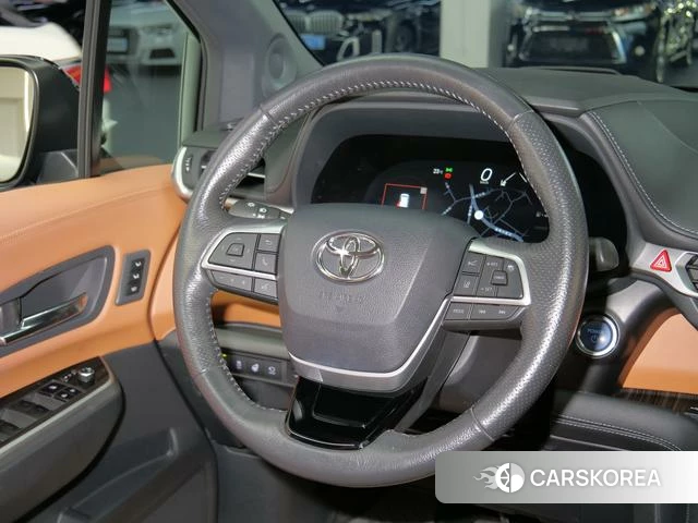 Toyota Granvia 2023 Черный из Китая, фото 5