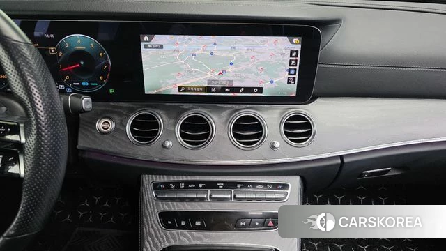 Mercedes-Benz E-Class W213 2021 Белый из Кореи, фото 5