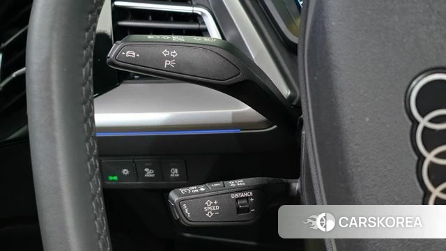 Audi Q4 e-Tron (F4) 2026 Серый из Кореи, фото 5
