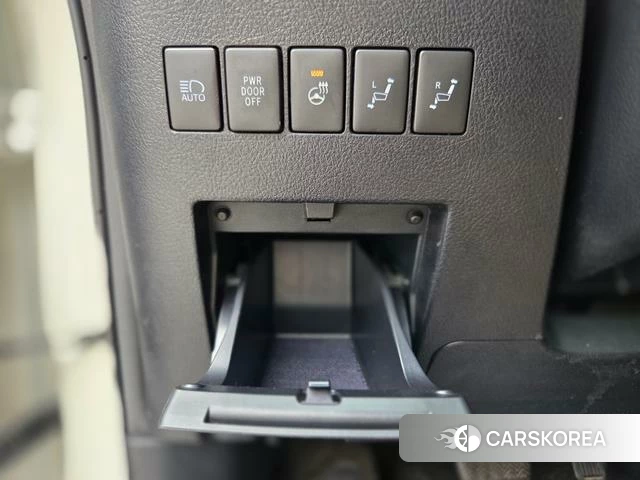 Toyota Vellfire 2021 Белый из Китая, фото 5