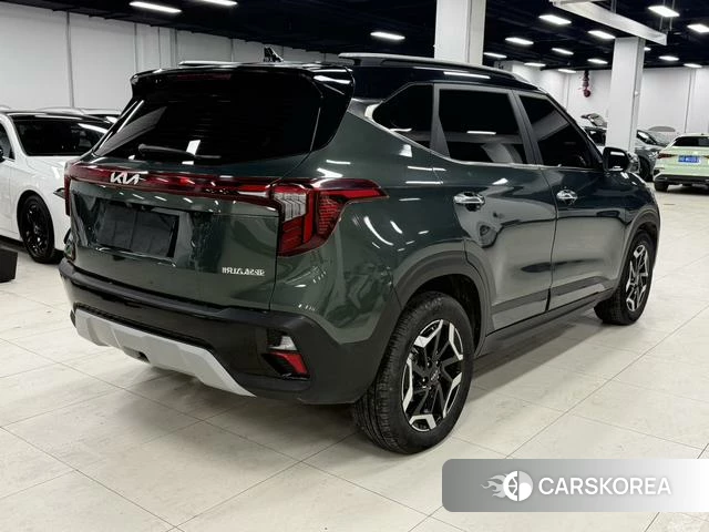 Kia Seltos 2023 Зеленый из Китая, фото 5