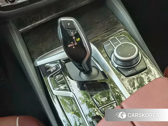 BMW 5 series 2022 Белый из Китая, фото 5