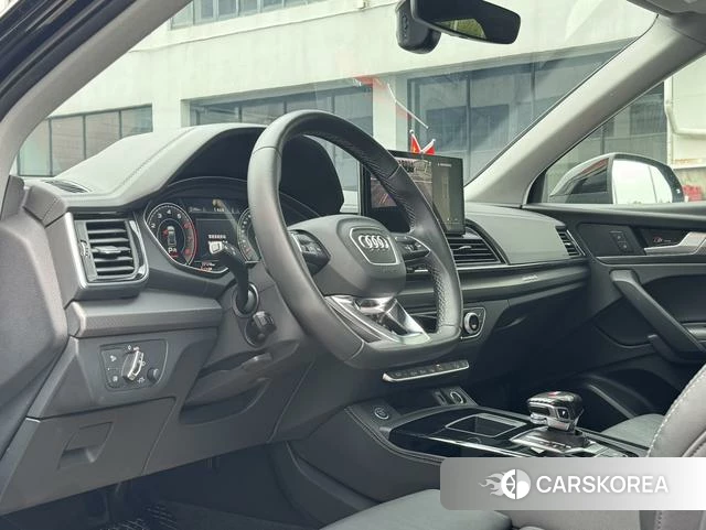 Audi Q5L 2022 Черный из Китая, фото 5