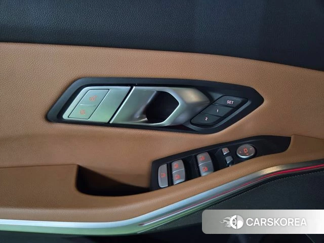 BMW 3 Series (G20) 2024 Серебристо-серый из Кореи, фото 5