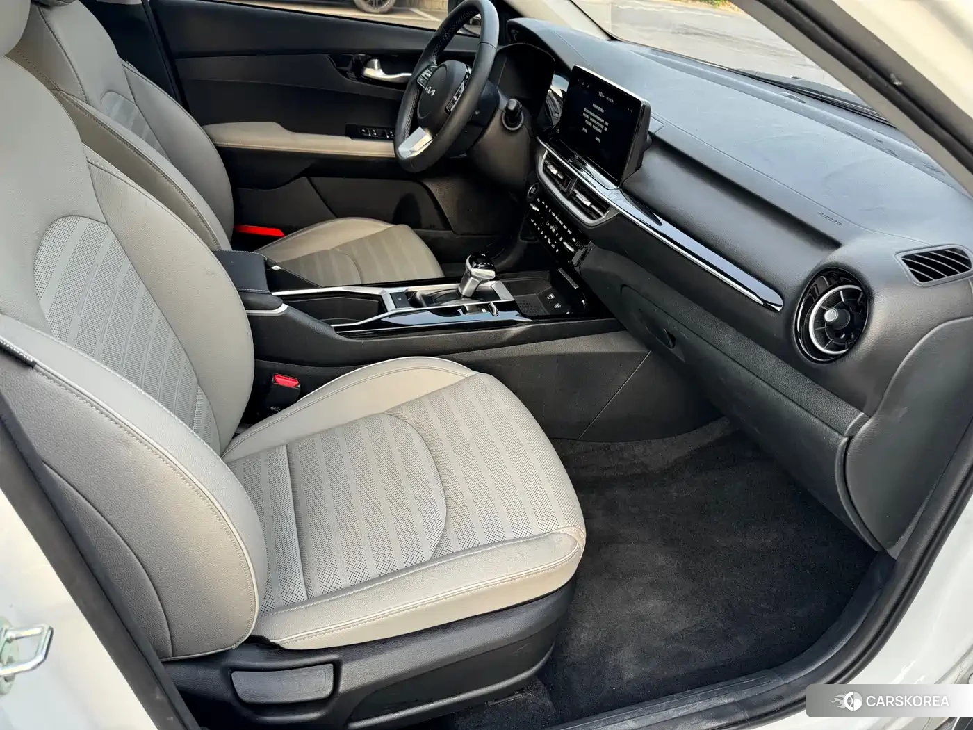 Kia K3 2024 Белый из Китая, фото 5