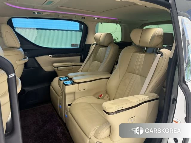 Toyota Alphard 2021 Белый из Китая, фото 5