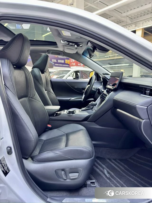 Toyota Harrier 2022 Белый из Китая, фото 5