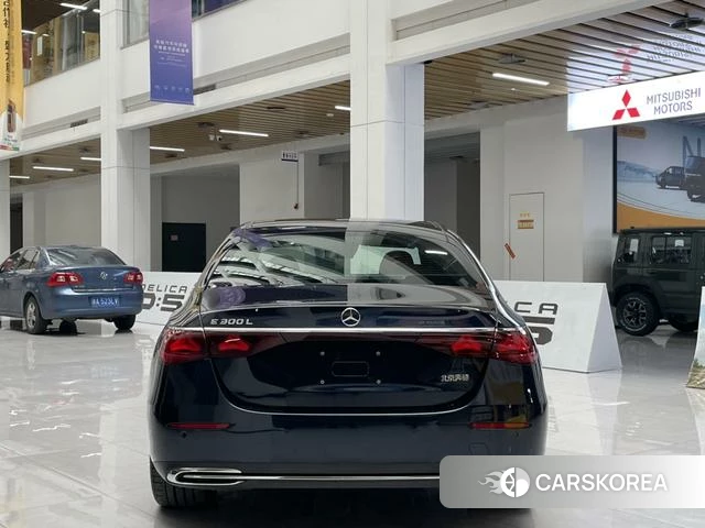 Mercedes-Benz E-Class 2026 Синий из Китая, фото 5
