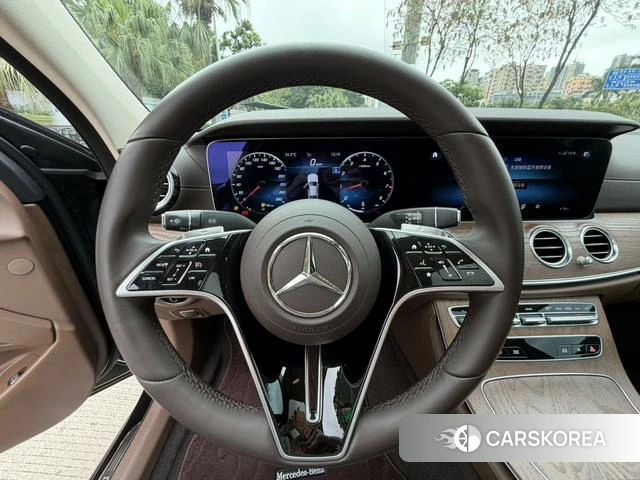 Mercedes-Benz E-Class 2023 Черный из Китая, фото 5